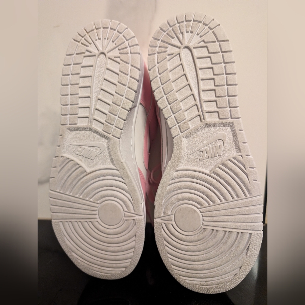 Nike Dunk Low 'Real Pink' Sneakers Wmn's Size 10 Like New MSRP $140 - Picture 9 of 11